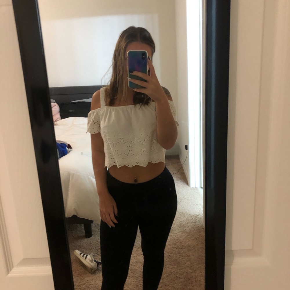 Open shoulder shirt